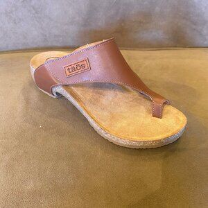 Taos - Loop Brandy - Multiple Sizes (NEW W/ BOX)